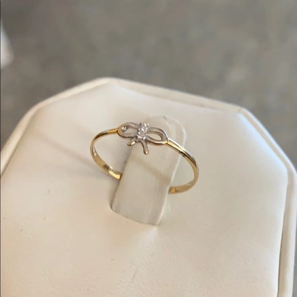 10K YELLOW GOLD WHITE GOLD CZ BOW RING